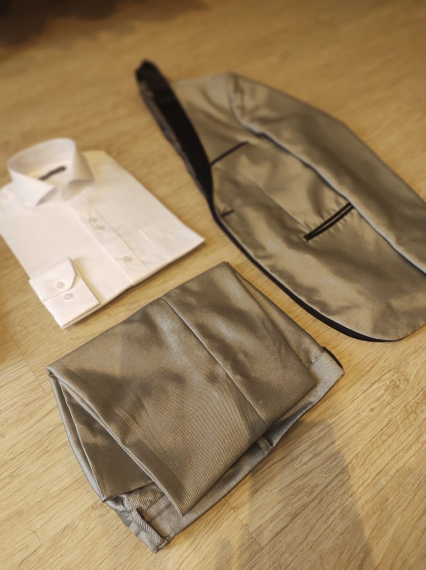 TRAJES EN ALQUILER DE DIFERENTES MODELOS