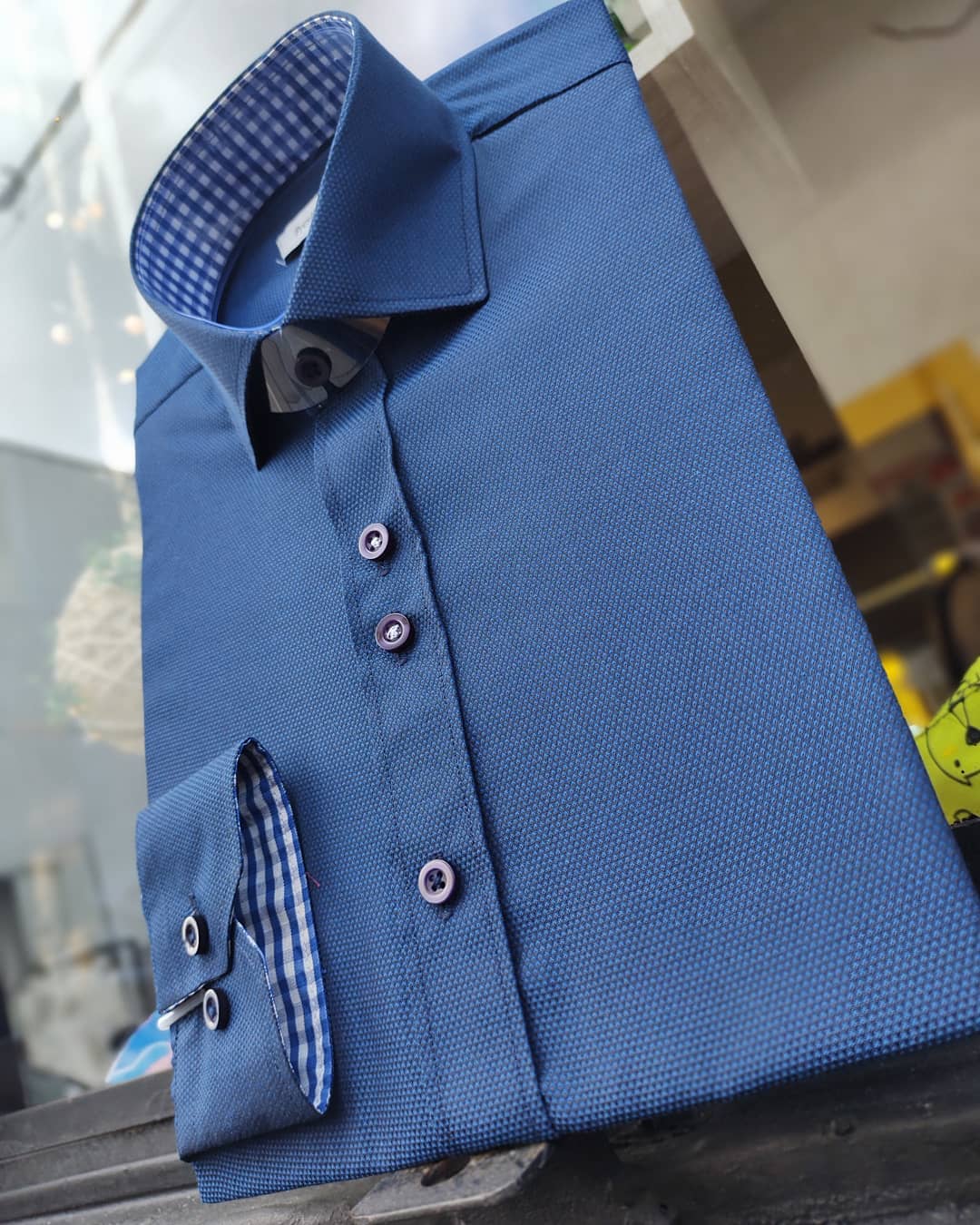 CAMISA SOLO FONDO AZUL OSCURA
